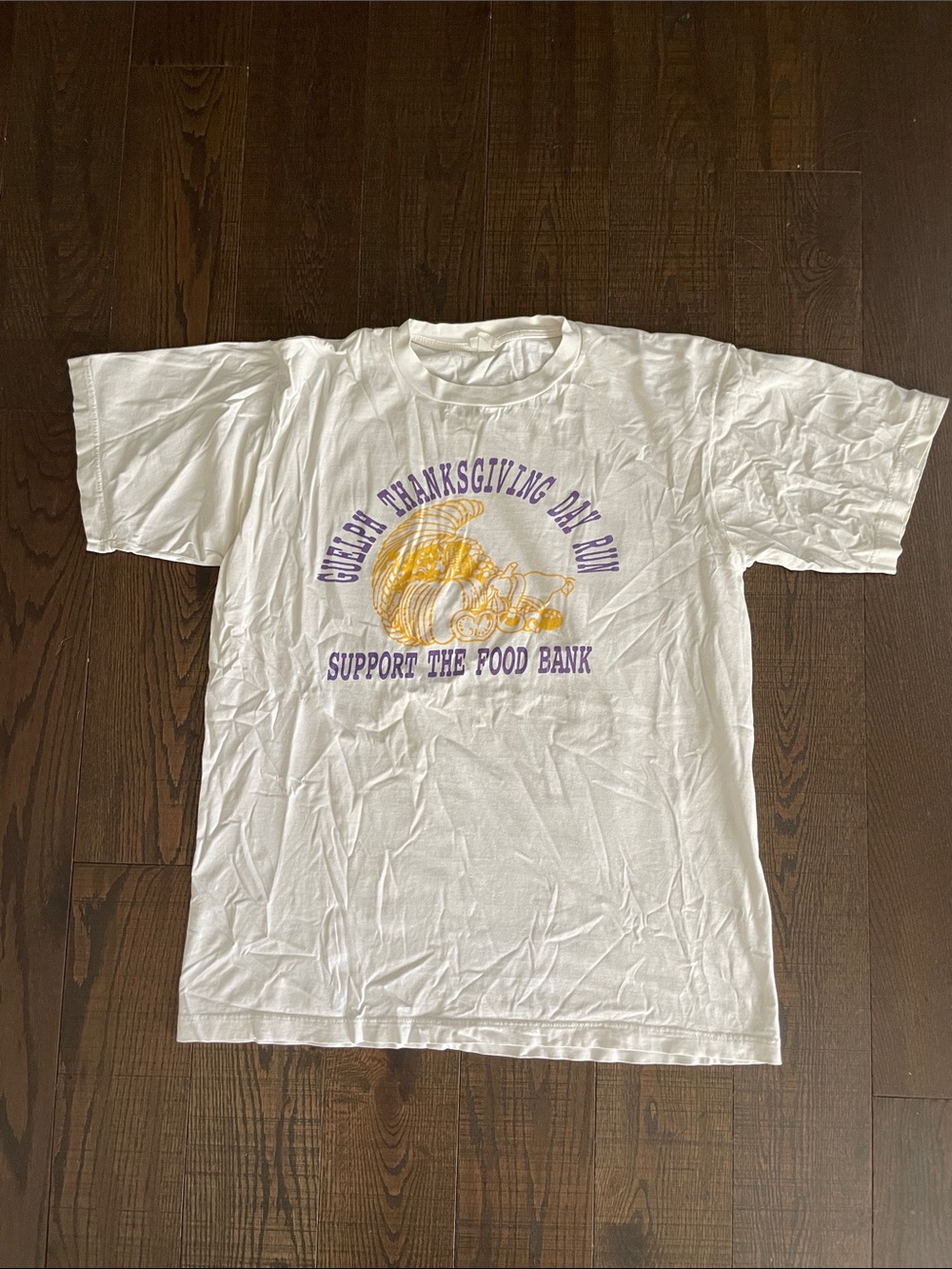 Vintage Guelph marathon food bank t shirt